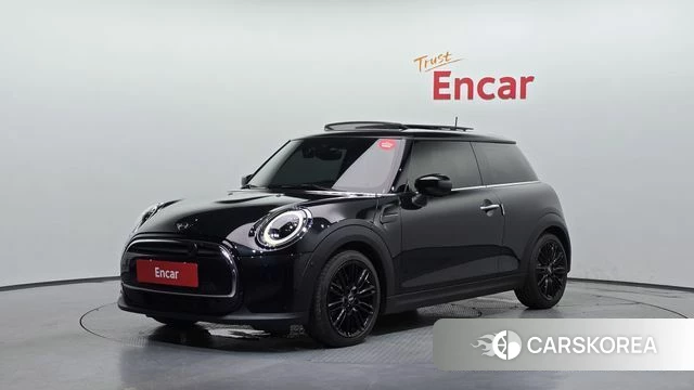 Mini Cooper 2024 Черный из Кореи