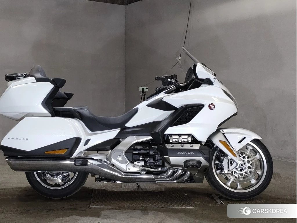 Проданный Honda GL1800 TOUR 2023 из Японии