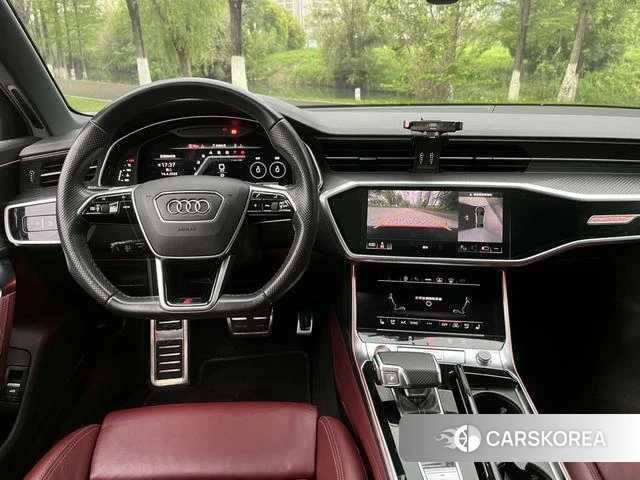 Audi S6 2022 Темно-серый из Китая