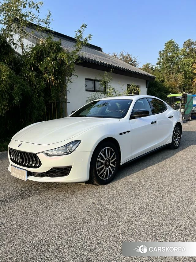 Maserati Ghibli 2019 Белый из Китая