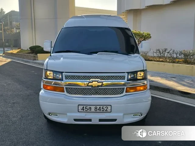 Chevrolet Express Van 2018 Белый из Кореи