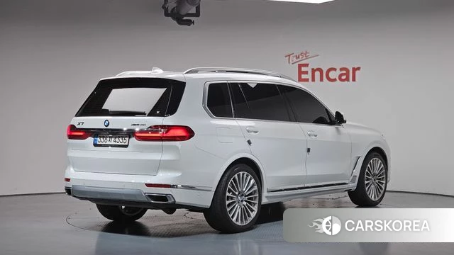 BMW X7 (G07) 2022 Белый из Кореи