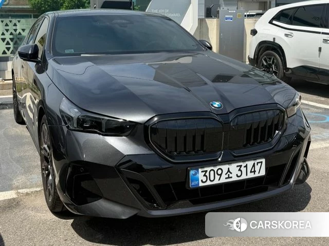 BMW 5 Series (G60) 2025 Серый из Кореи