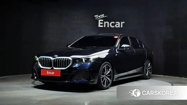 BMW 5 Series (G60) 2023 Черный из Кореи