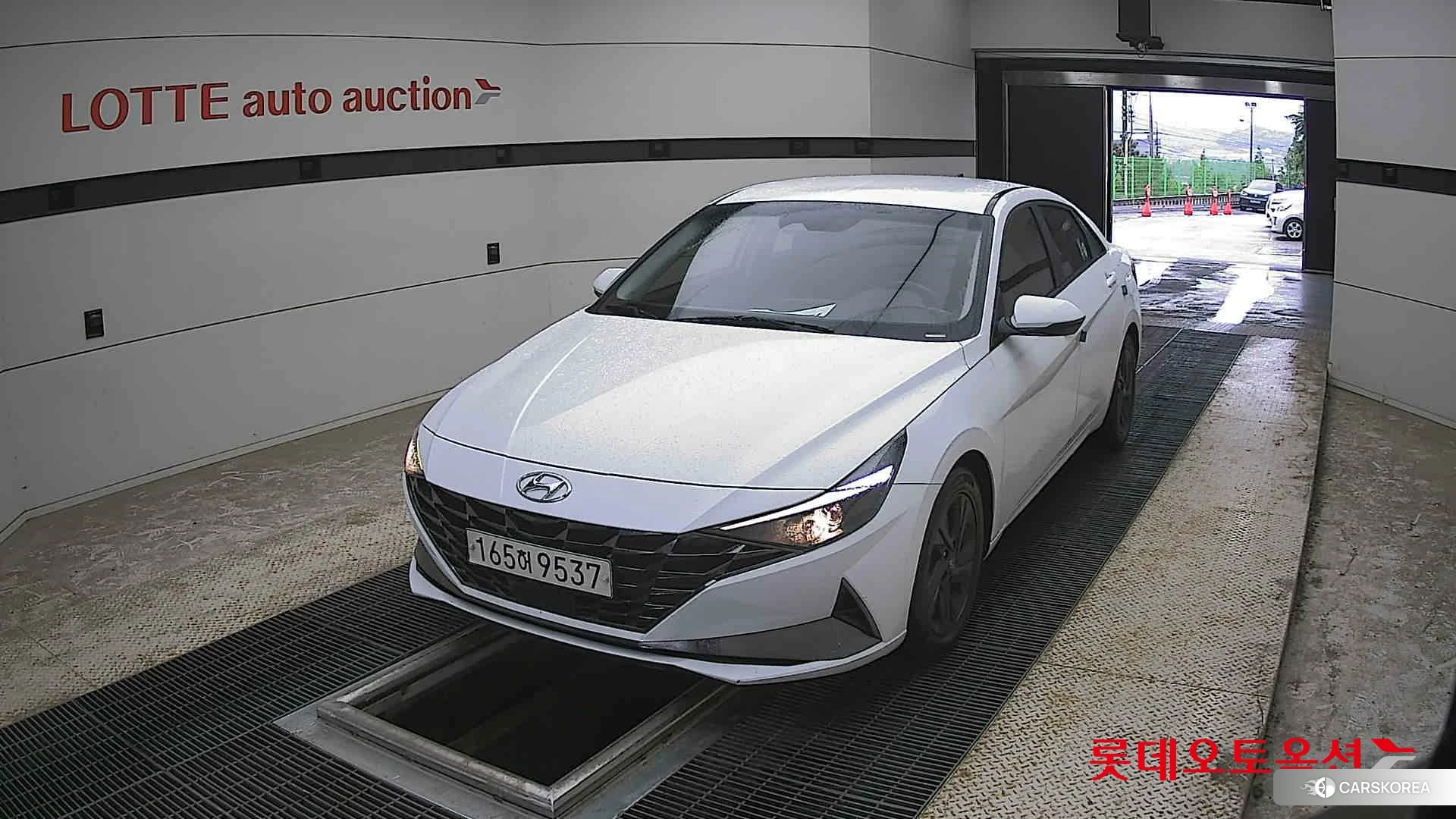 Hyundai Avante Hybrid 2022 Polar White из Кореи