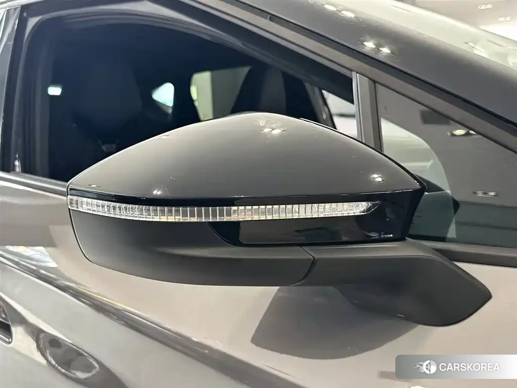 Volkswagen ID. UNYX 2025 Silver/gray из Китая