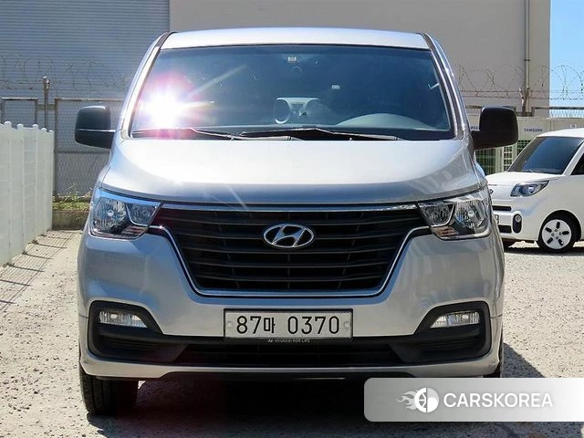 Hyundai The New Grand Starex 2018 Серебристо-серый из Кореи