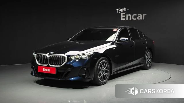 BMW 5 Series (G60) 2025 Черный из Кореи