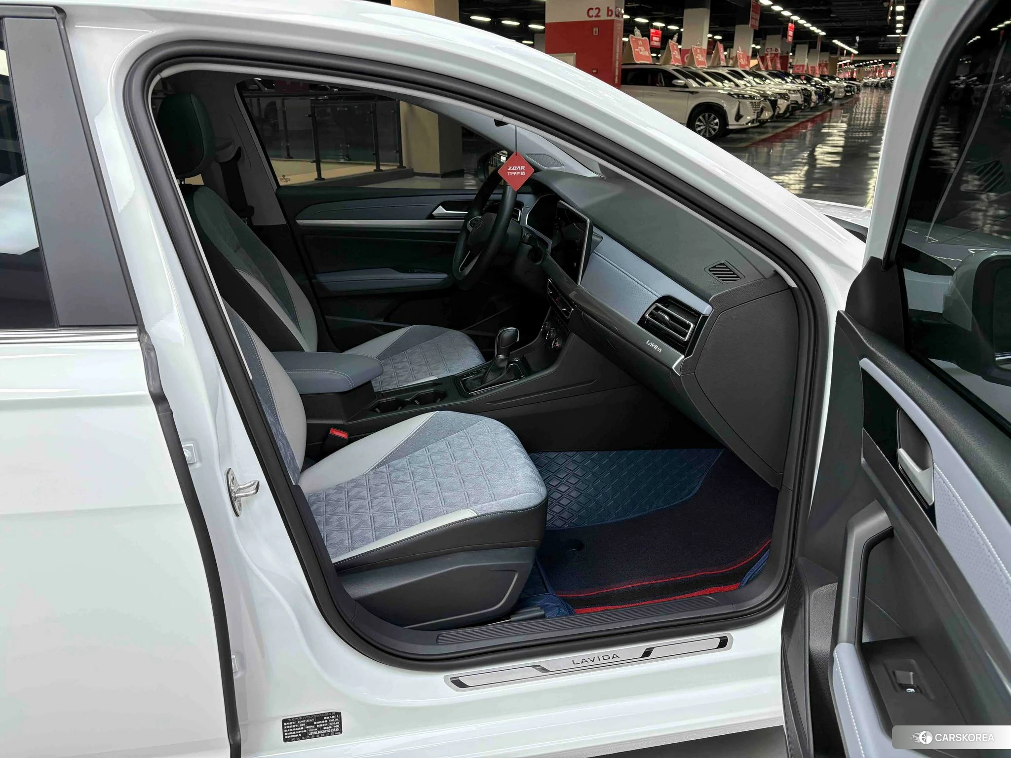 Volkswagen Lavida 2022 Белый из Китая