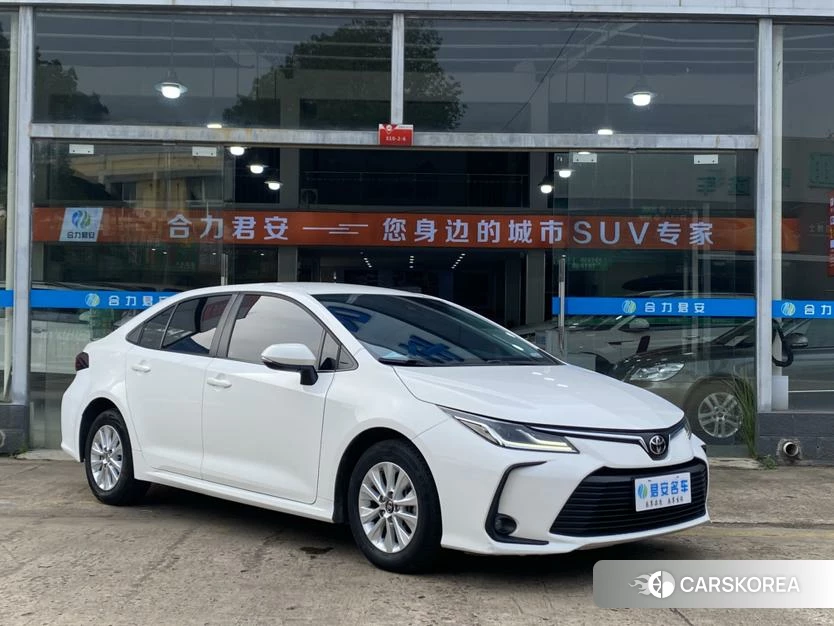 Toyota Corolla 2021 Белый из Китая