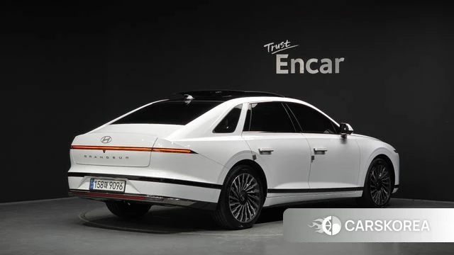 Hyundai Grandeur Hybrid (GN7) 2024 Белый из Кореи