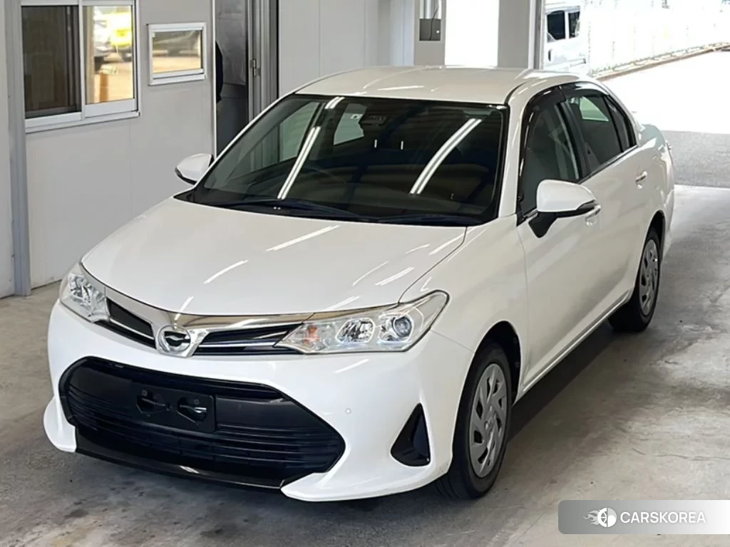 Toyota Corolla Axio 2019 из Японии
