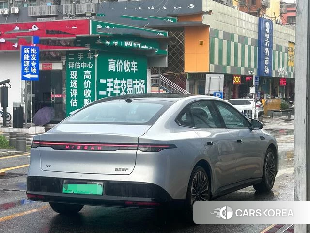 Nissan N7 2025 Серебристо-серый из Китая