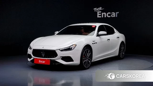 Maserati Ghibli 2022 Белый из Кореи