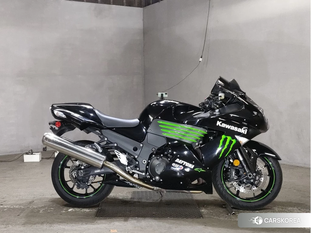 Проданный Kawasaki ZX-14 NINJA 2010 из Японии, фото 2
