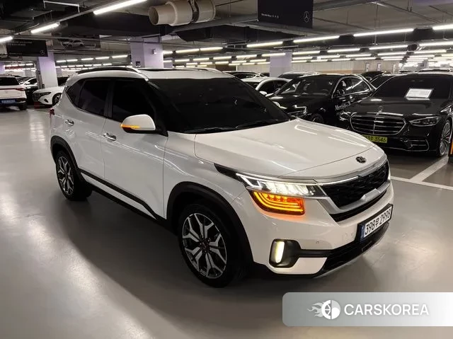 Kia Seltos 2021 Белый из Кореи