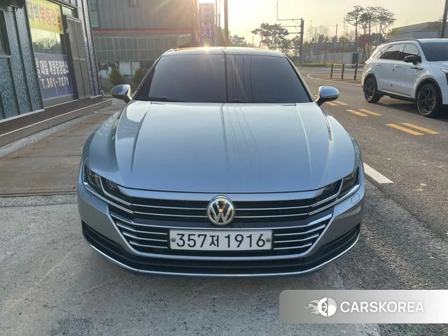 Volkswagen Arteon 2019 Серебристо-серый из Кореи