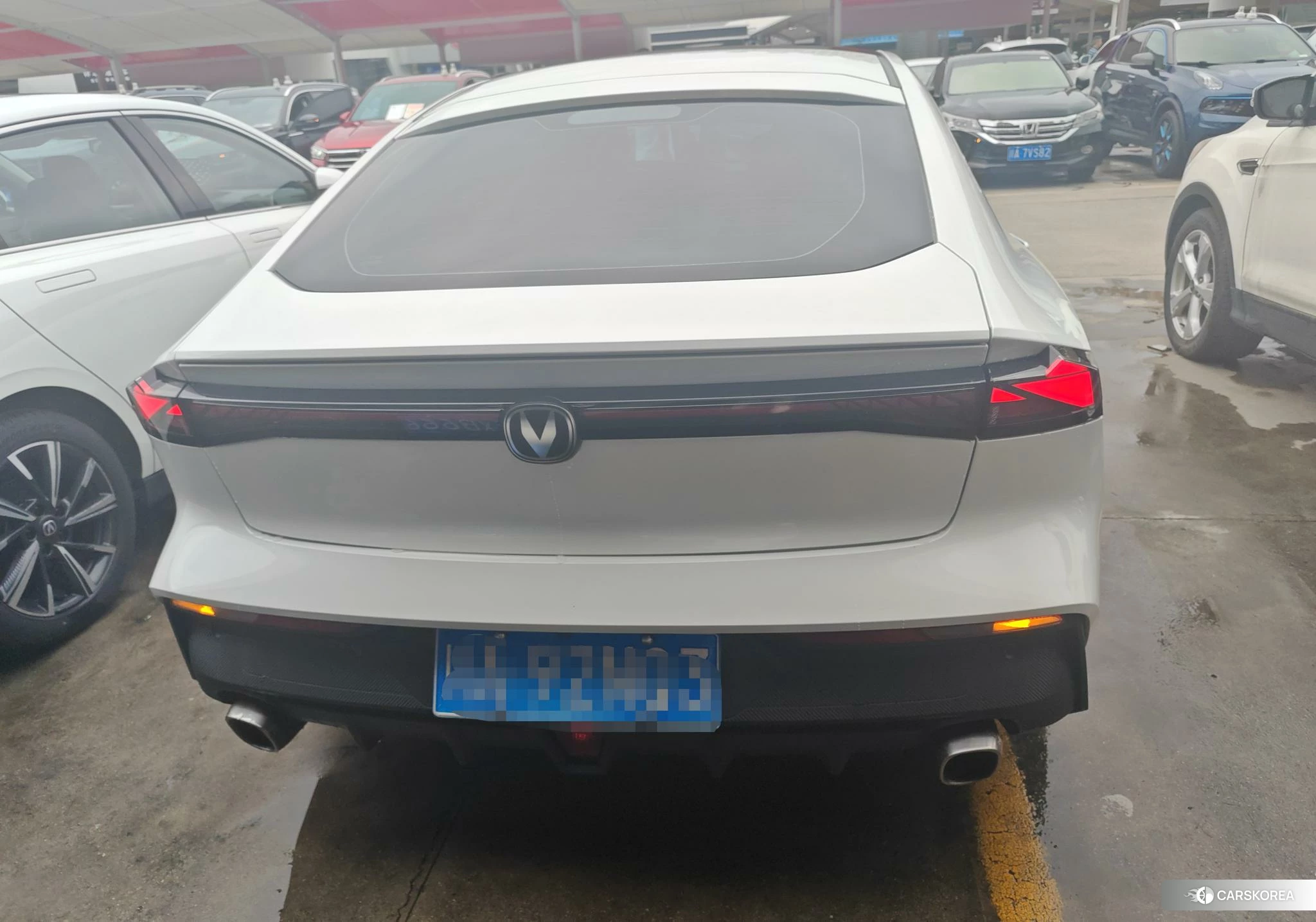 Chang'an UNI-V 2022 Белый из Китая