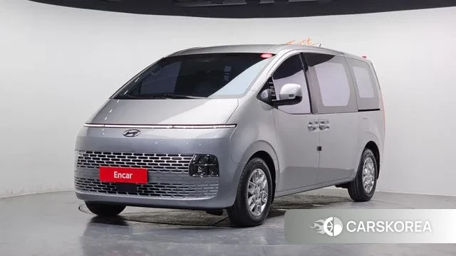 Hyundai Staria 2023 Серебряный из Кореи