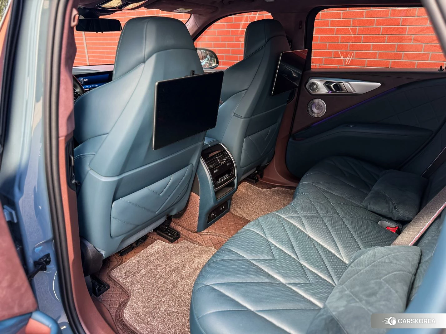 BMW XM 2022 Зеленый из Китая