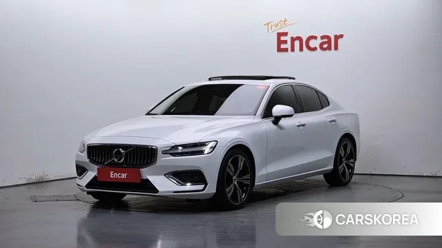 Volvo S60 3rd generation 2022 Белый из Кореи
