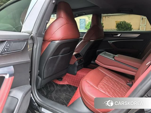 Audi A7L 2024 Черный из Китая
