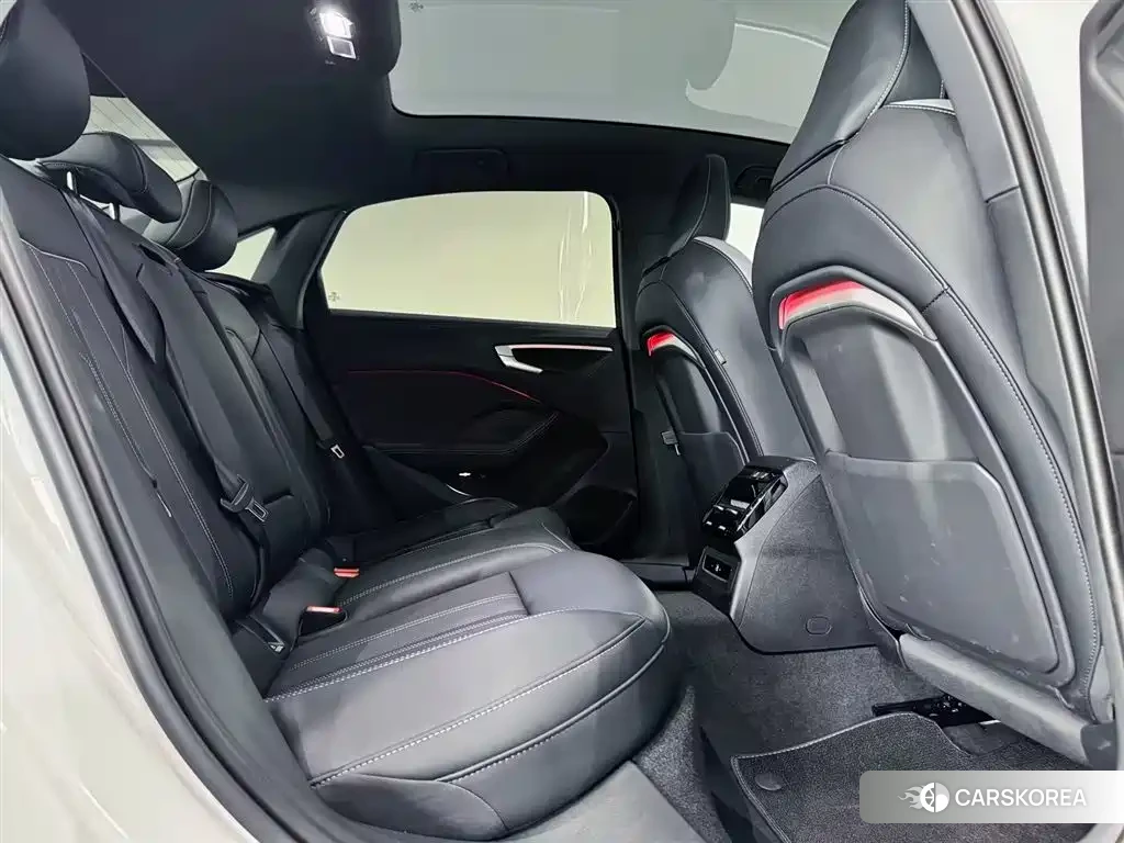 Audi A5L 2026 Белый из Китая
