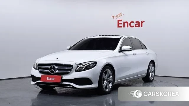 Mercedes-Benz E-Class W213 2018 Белый из Кореи