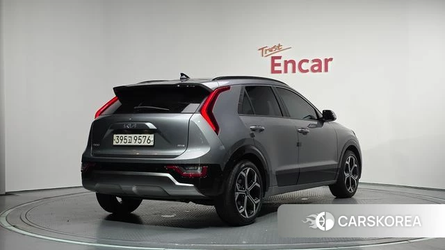 Kia Di Ol Nu Niro 2022 Серебристо-серый из Кореи