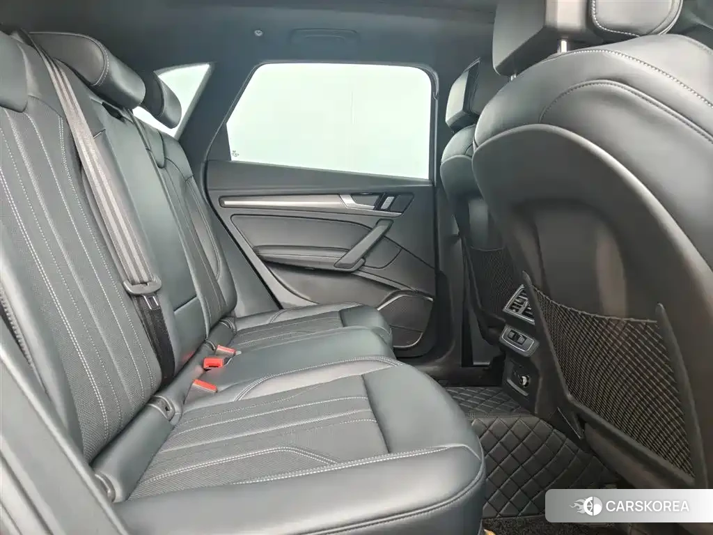 Audi Q5L 2024 Черный из Китая