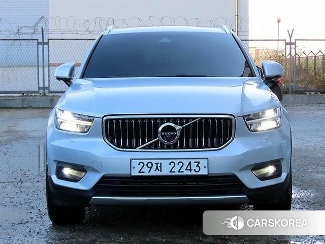 Volvo XC40 2019 Серебряный из Кореи