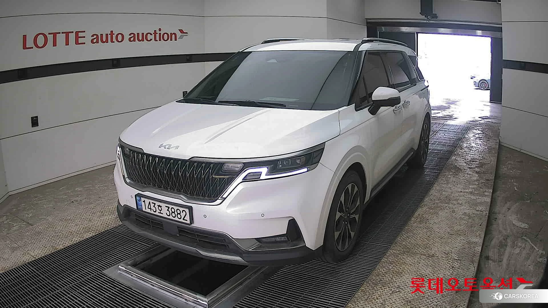 Kia Carnival 2022 Белый из Кореи