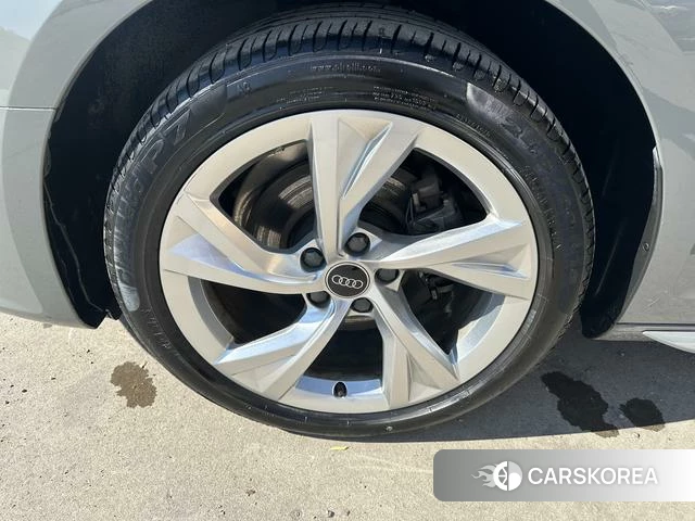 Audi A4 (import) 2022 Темно-серый из Китая