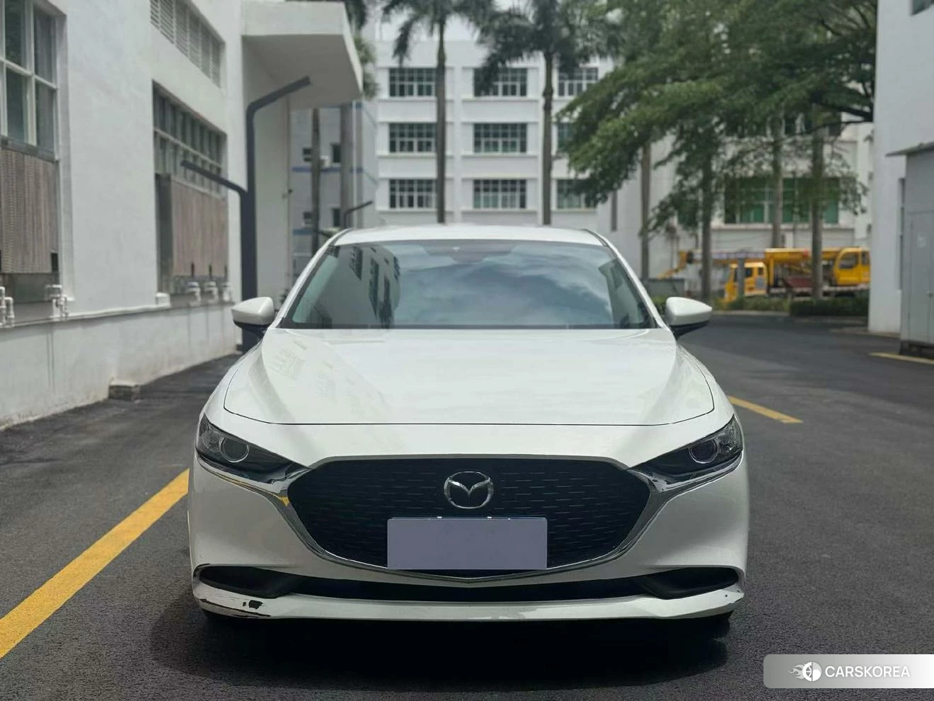 Mazda 3 2023 Белый из Китая