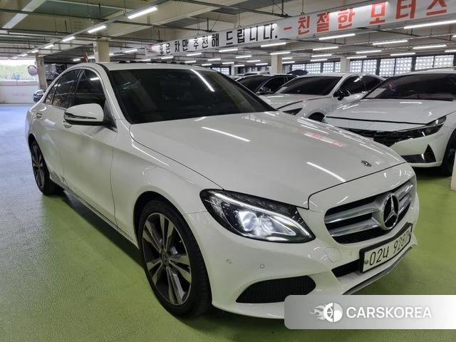 Mercedes-Benz C-Class W205 2018 Белый из Кореи