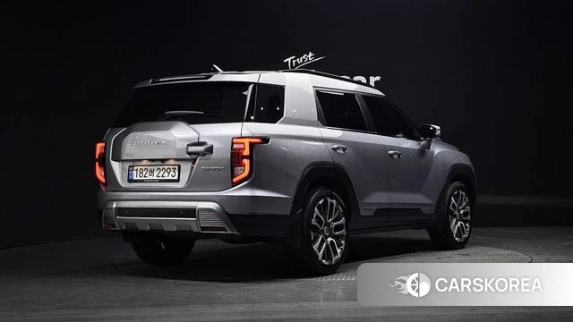 Ssangyong Torres 2023 Серебристо-серый из Кореи