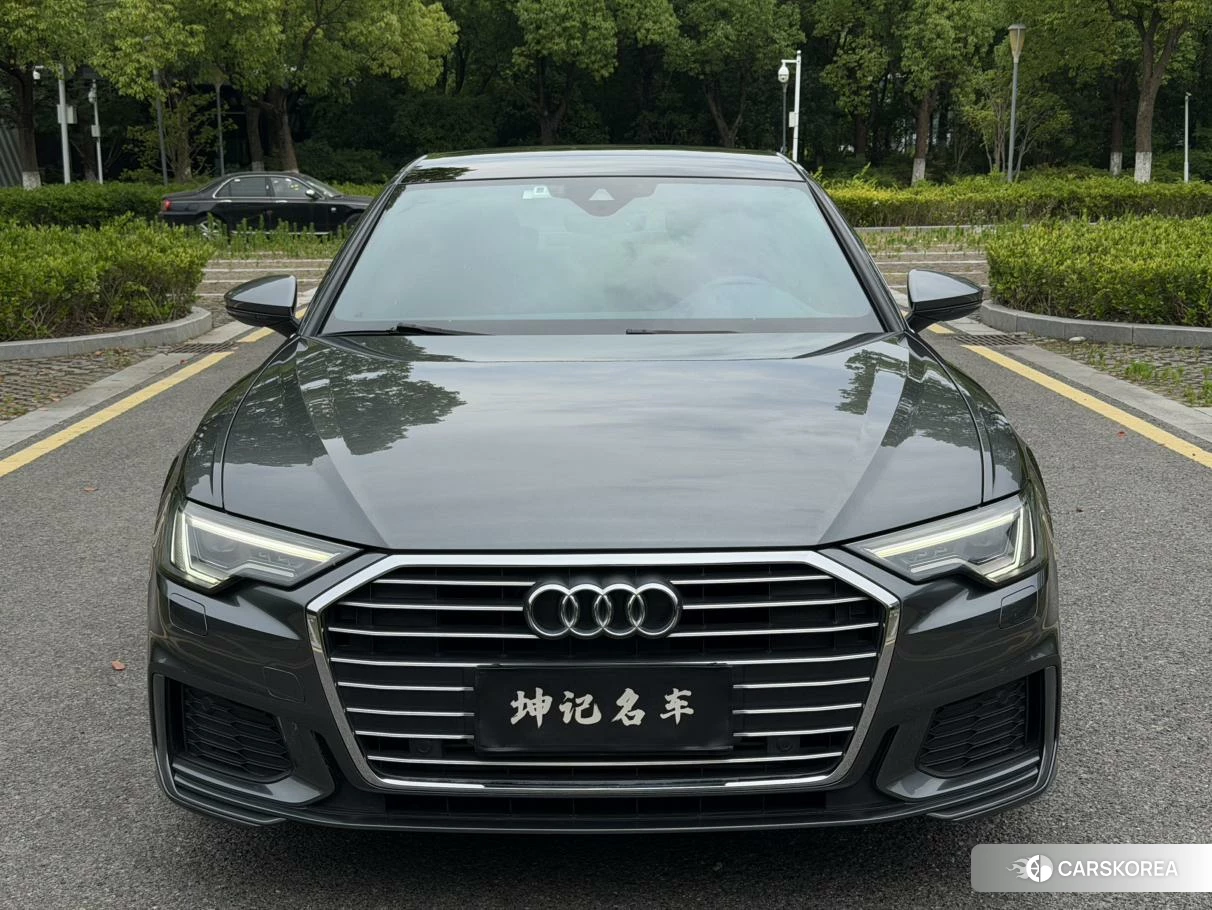 Audi A6L 2020 Серебристо-серый из Китая