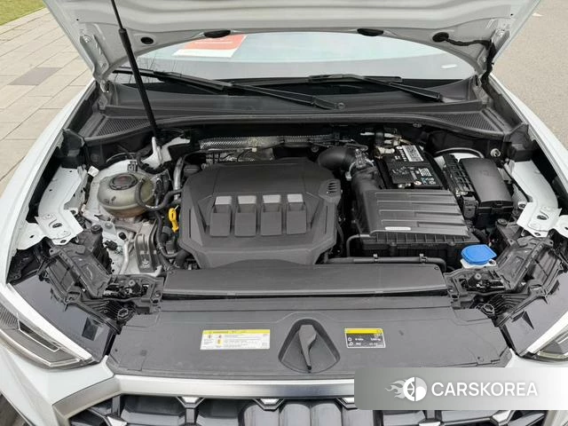 Audi Q3 2021 Белый из Китая