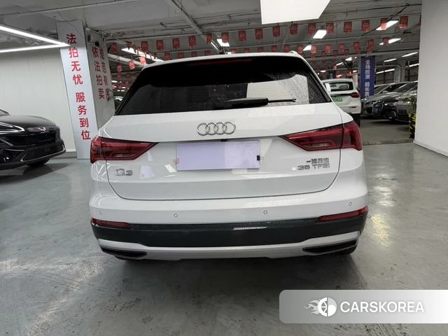 Audi Q3 2022 Белый из Китая