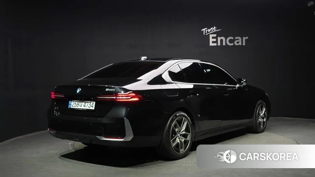 BMW 5 Series (G60) 2025 Черный из Кореи