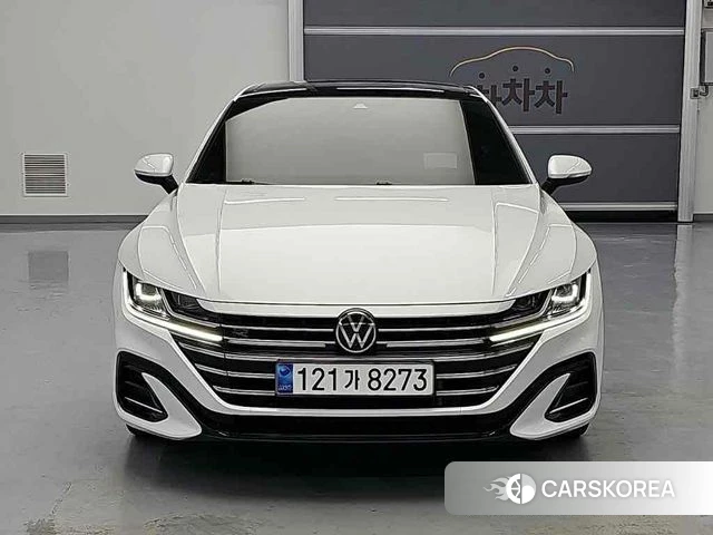 Volkswagen Arteon 2023 Белый из Кореи