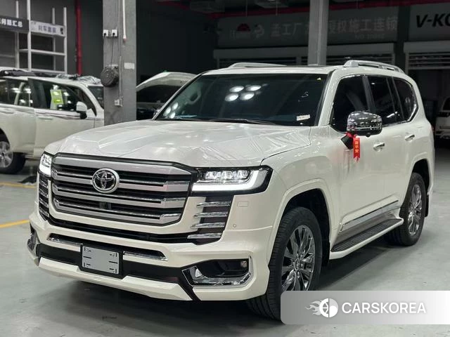 Toyota Land Cruiser (imported) 2024 Белый из Китая