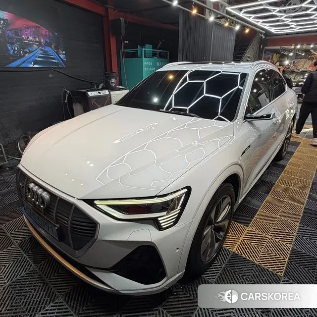 Audi e-Tron 2021 Белый из Кореи