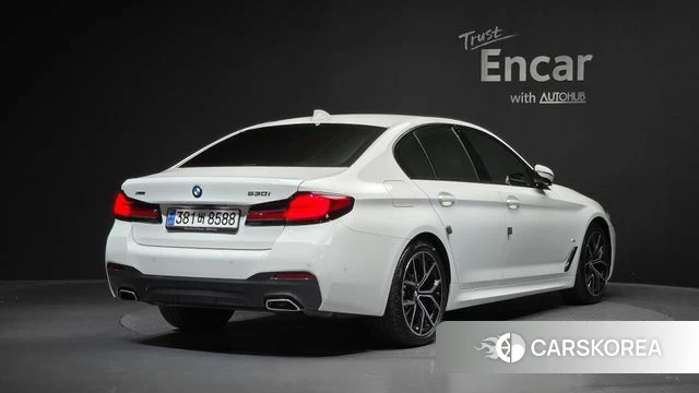 BMW 5 Series (G30) 2023 Белый из Кореи