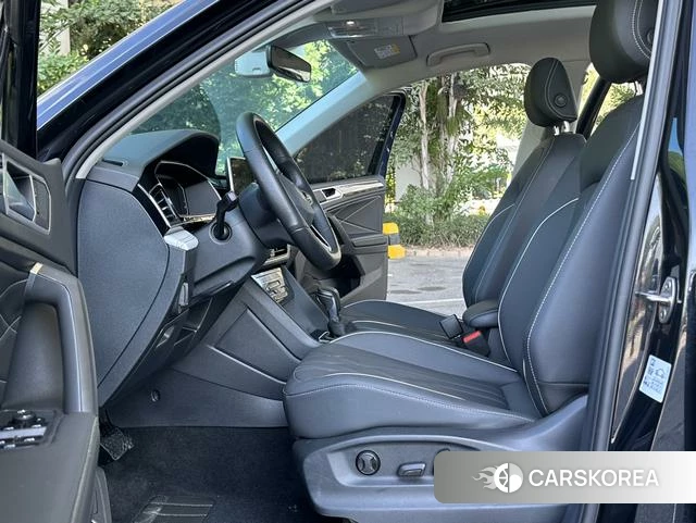 Volkswagen Tiguan L PHEV 2023 Черный из Китая