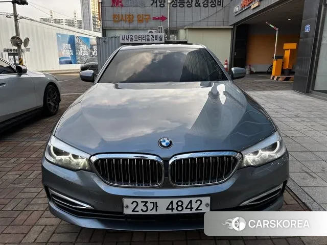 BMW 5 Series (G30) 2019 Цвет галактики из Кореи