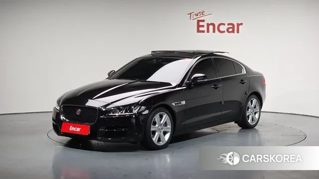 Jaguar XE 2019 Черный из Кореи