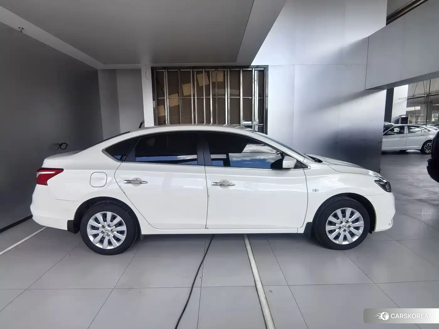 Nissan Sylphy 2024 Белый из Китая