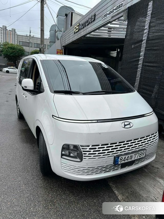 Hyundai Staria 2023 Белый из Кореи