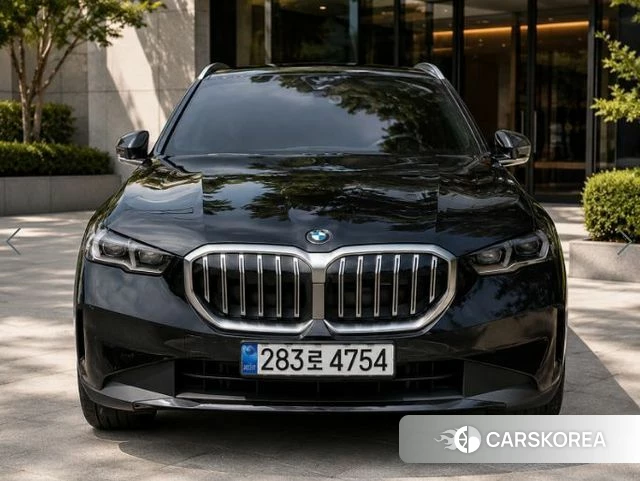 BMW 5 Series (G60) 2025 Черный из Кореи
